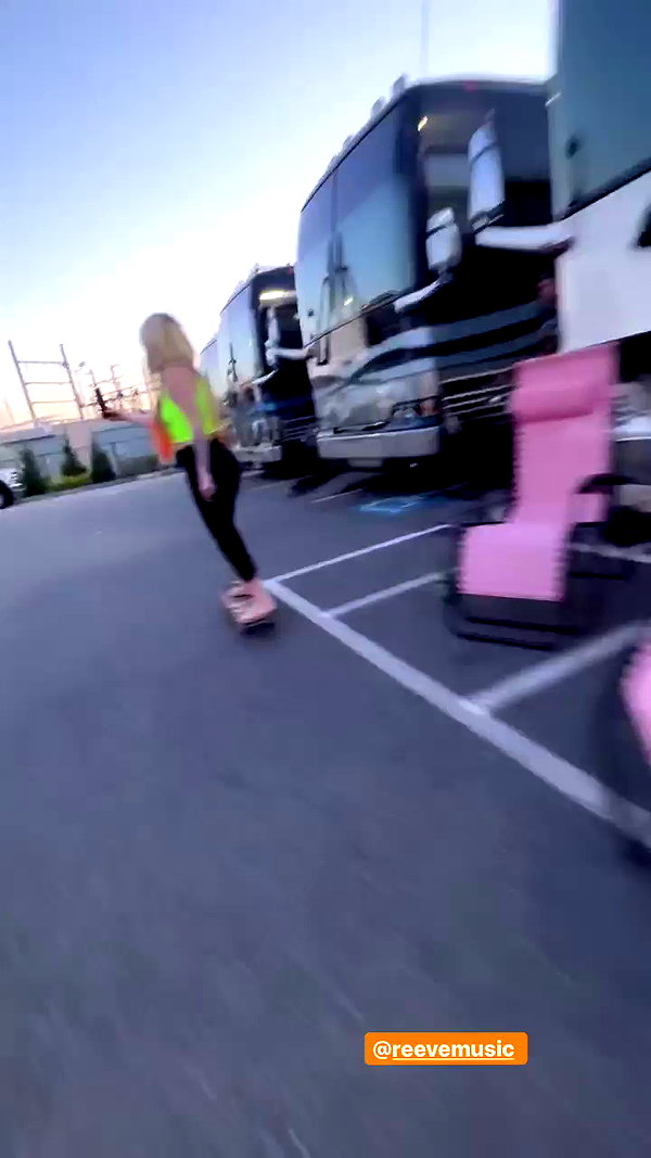 avrillavigne archive video preview
