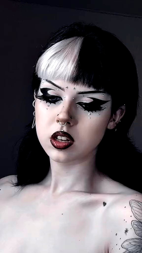 yeahimcaroline archive video preview