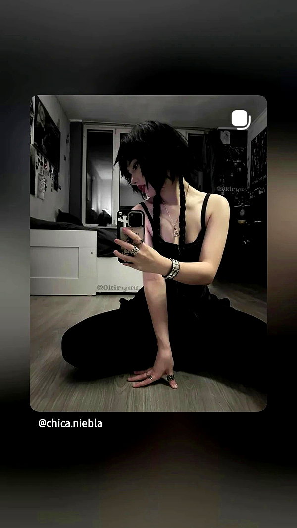 chica.niebla archive video preview