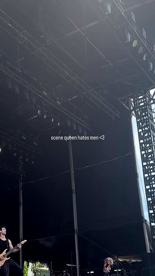 livindeadyaz archive video preview