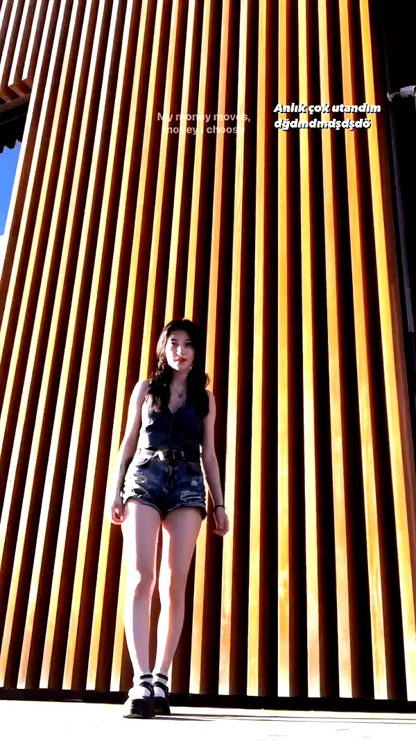 madamist_ archive video preview