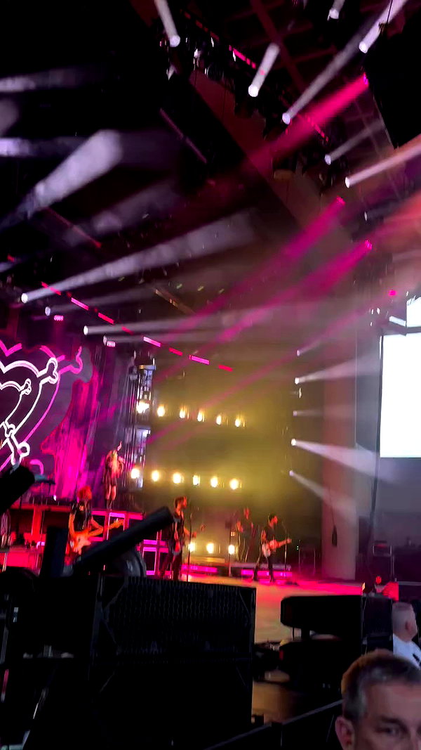 avrillavigne archive video preview
