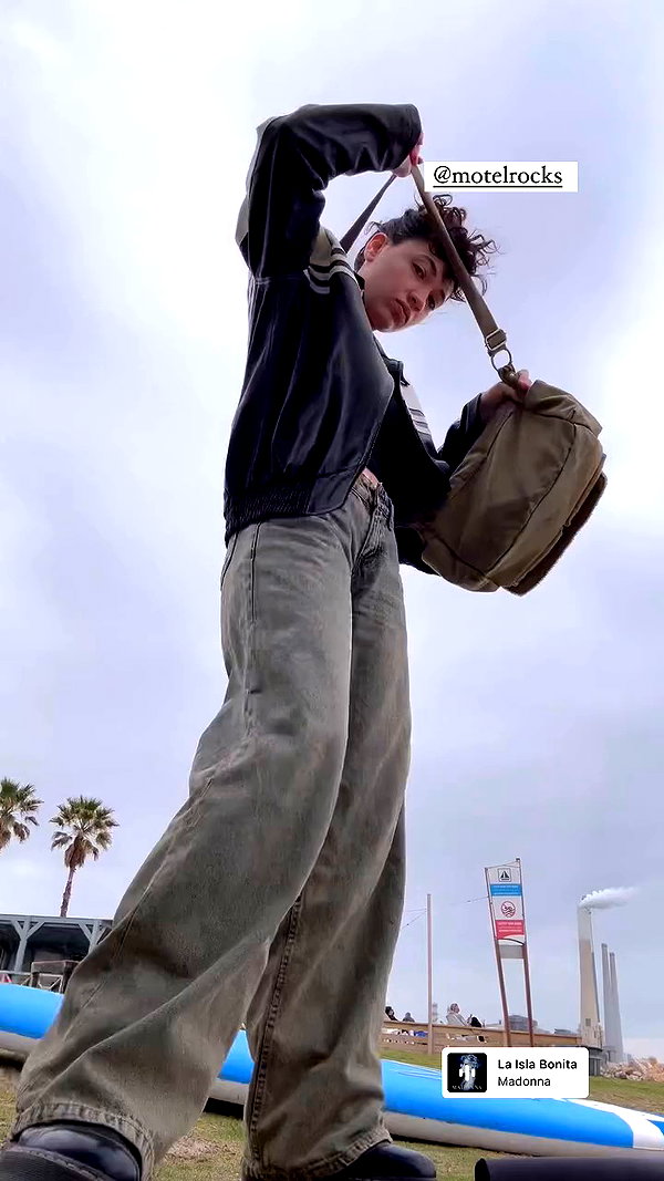 romi_henenson archive video preview
