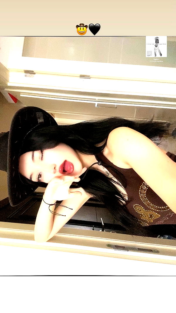 madamist_ archive video preview