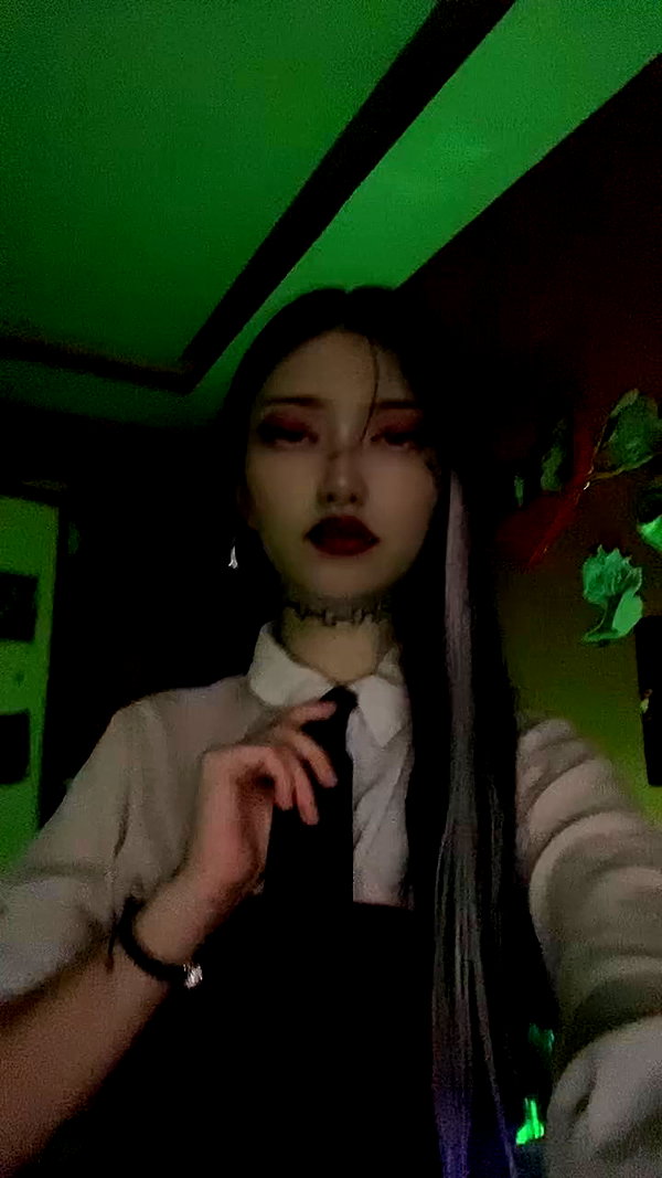 madamist_ archive video preview