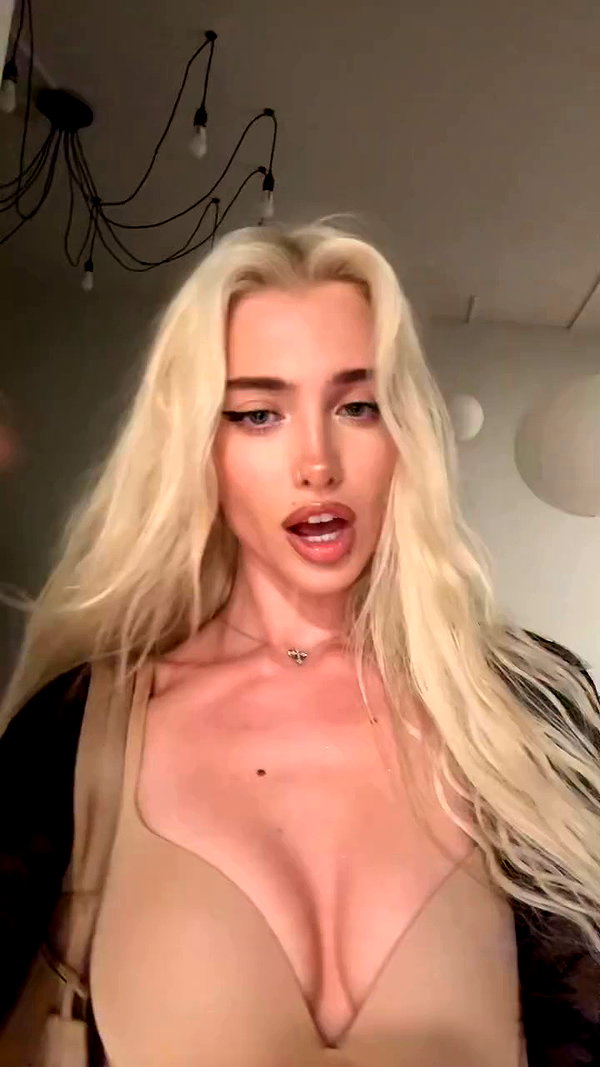 waitwhosariii archive video preview