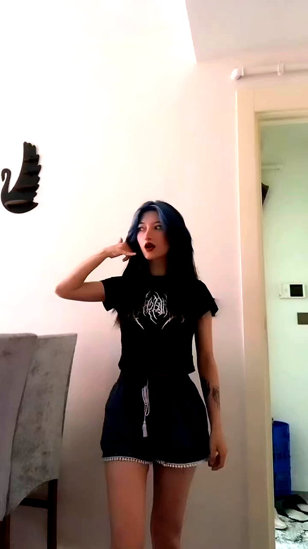 madamist_ archive video preview