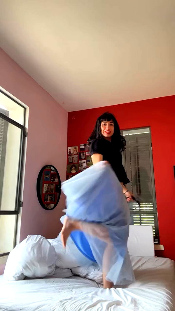 romi_henenson archive video preview
