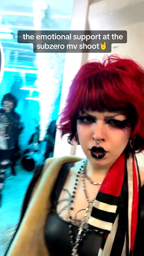 yeahimcaroline archive video preview