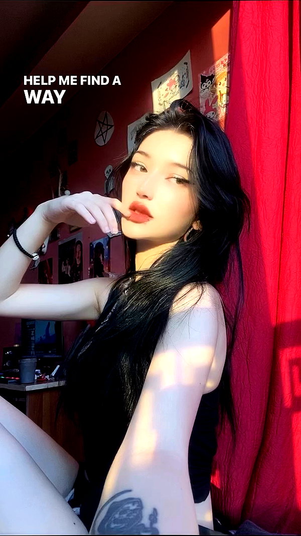madamist_ archive video preview
