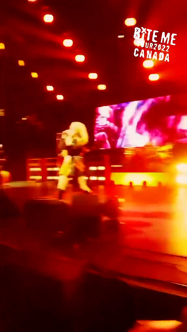 avrillavigne archive video preview