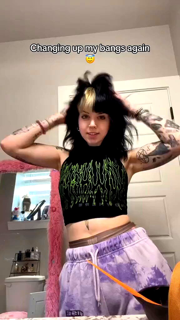 yeahimcaroline archive video preview