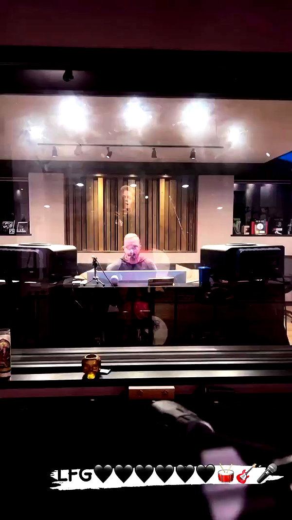 avrillavigne archive video preview