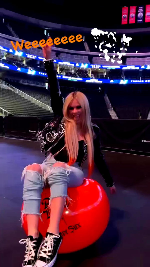 avrillavigne archive video preview