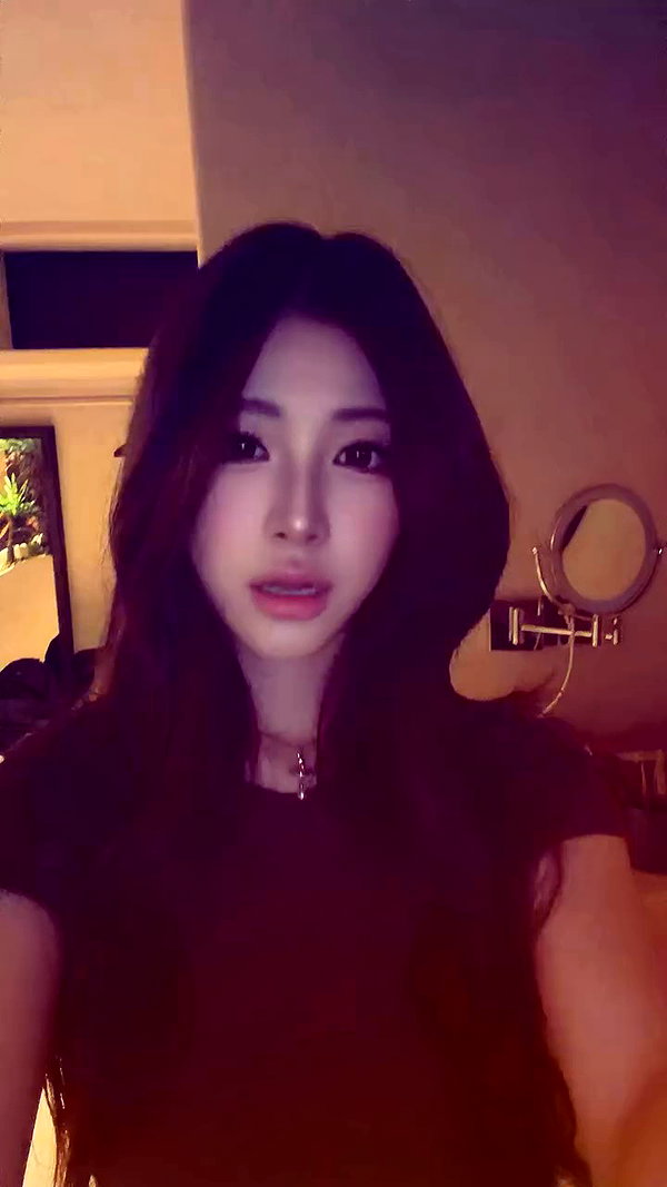 ywwyiiing archive video preview