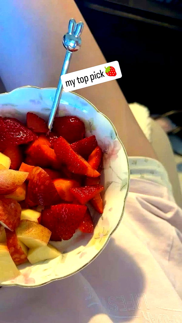 leah_strawberrycake archive video preview