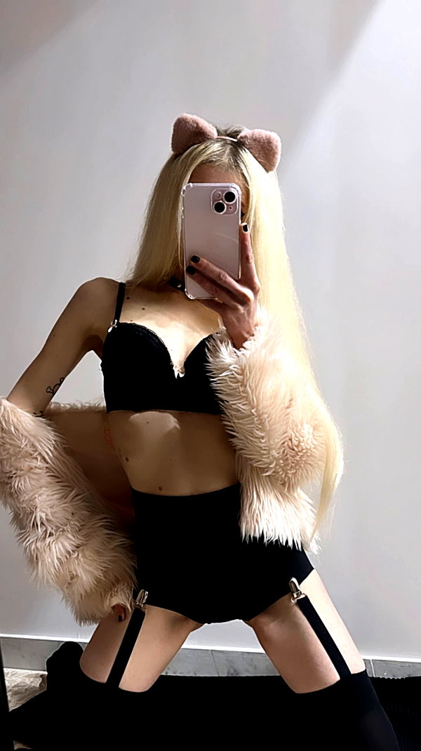 roxiechelon2 archive video preview