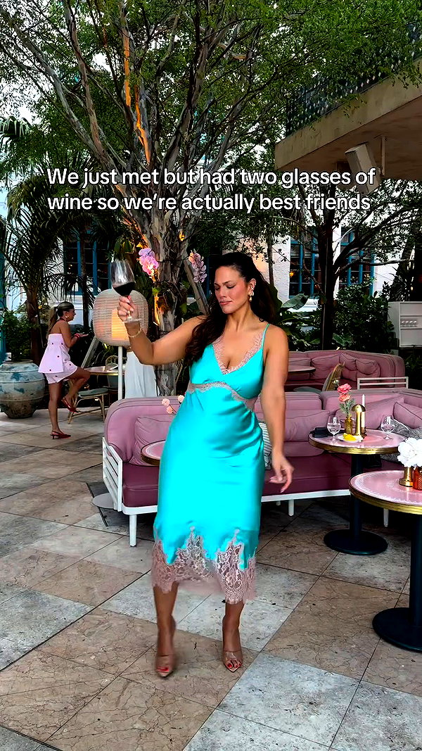 ashleygraham archive video preview