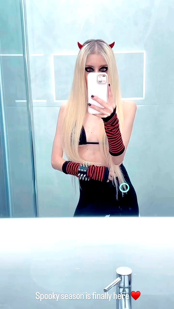 roxiechelon2 archive video preview