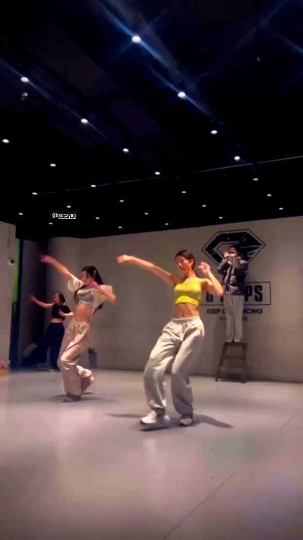 claire_is_miiii archive video preview