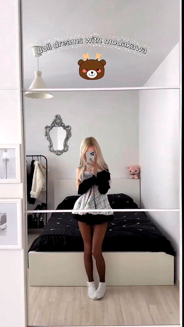 _lia.moon archive video preview
