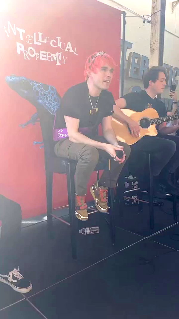 iluvmeww archive video preview
