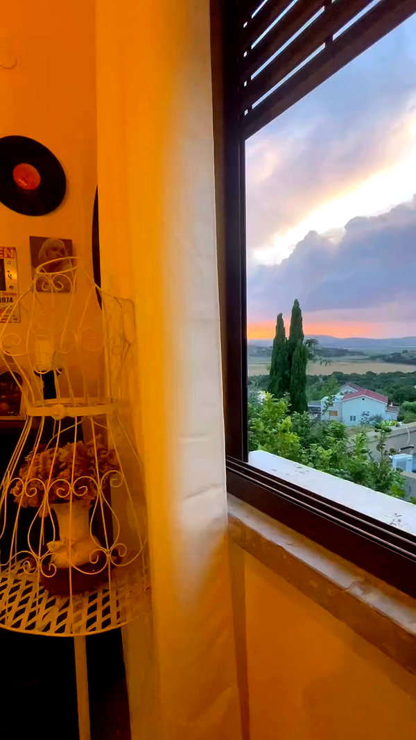 libby_reut archive video preview
