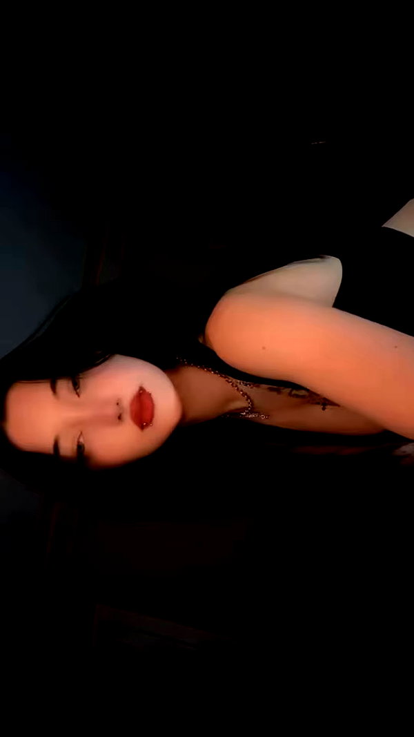 madamist_ archive video preview