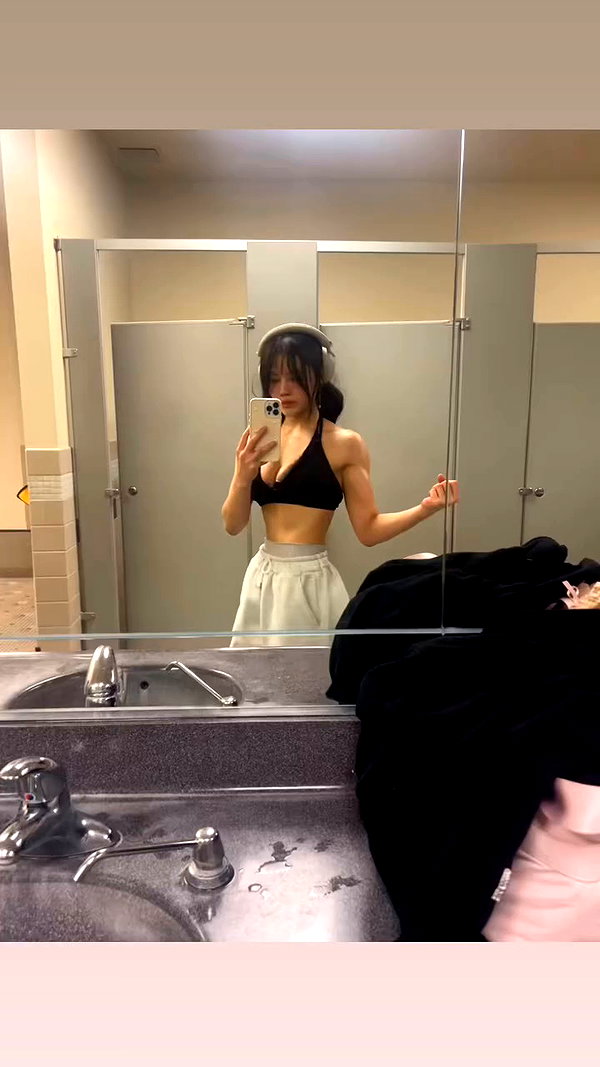 dommymommytiff archive video preview