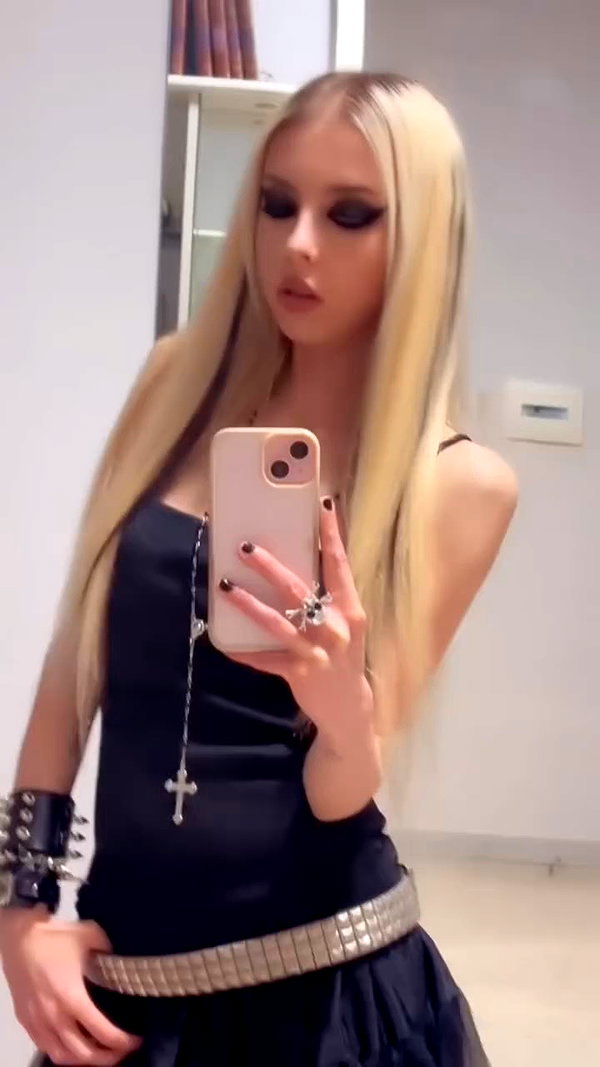 roxiechelon2 archive video preview