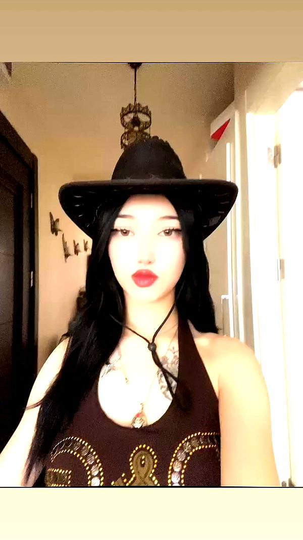 madamist_ archive video preview