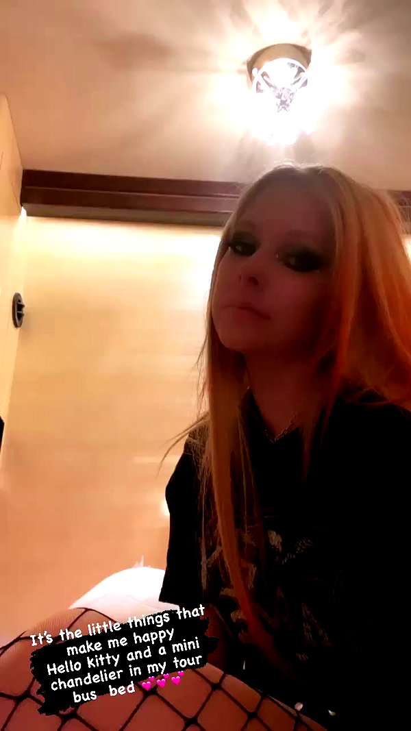 avrillavigne archive video preview