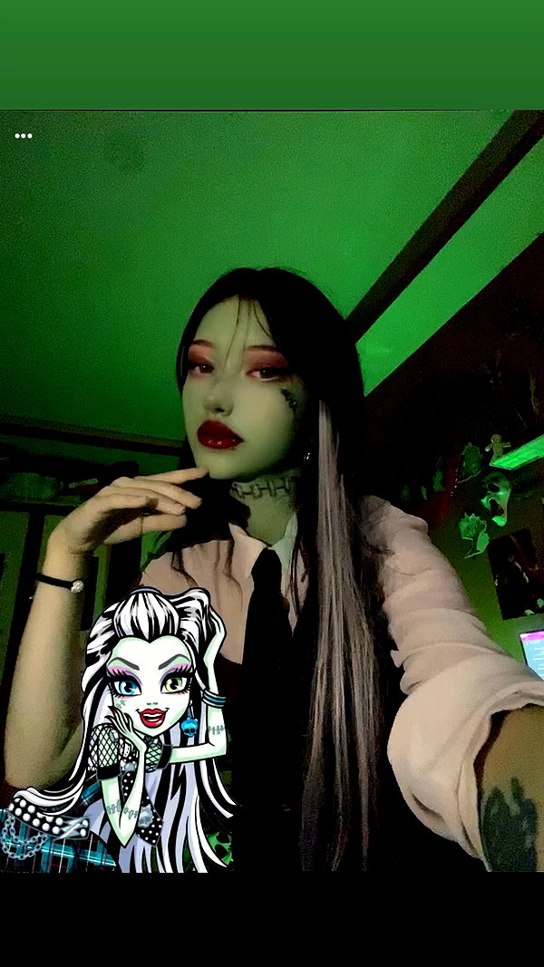 madamist_ archive video preview