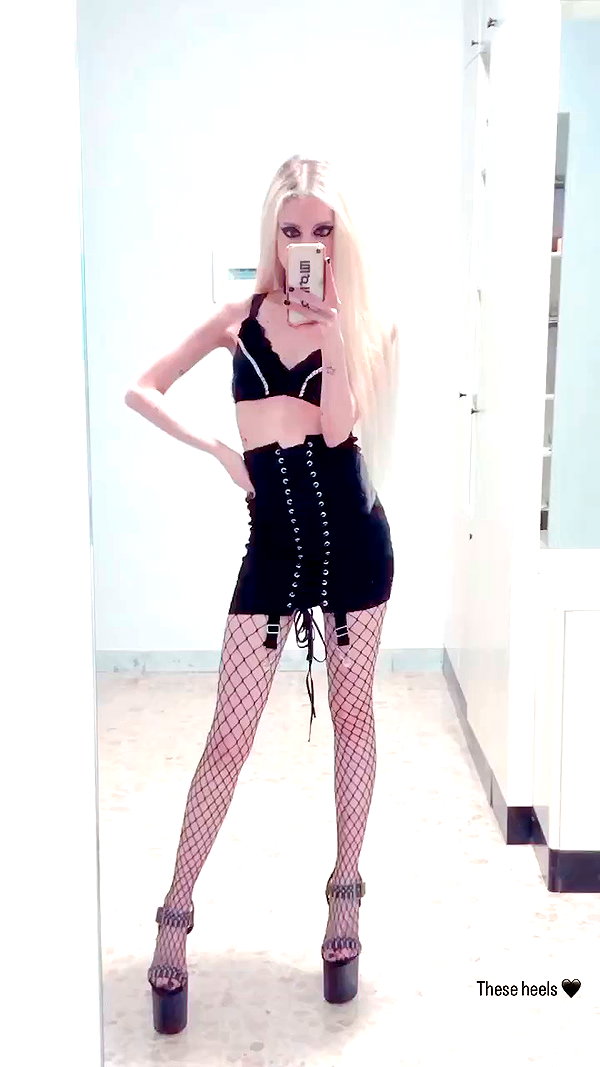 roxiechelon2 archive video preview