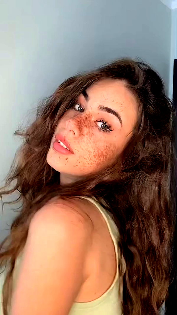 andreeamariavinatoru archive video preview