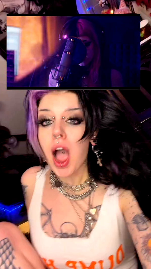 yeahimcaroline archive video preview