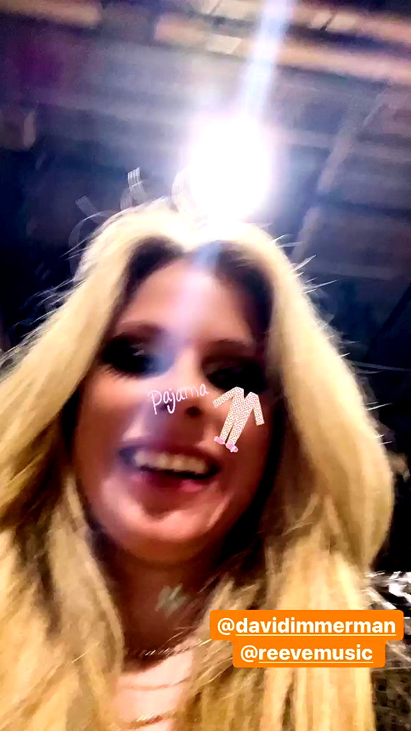avrillavigne archive video preview