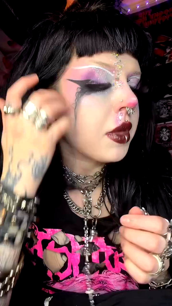 yeahimcaroline archive video preview