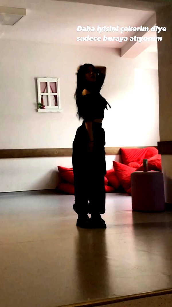 madamist_ archive video preview