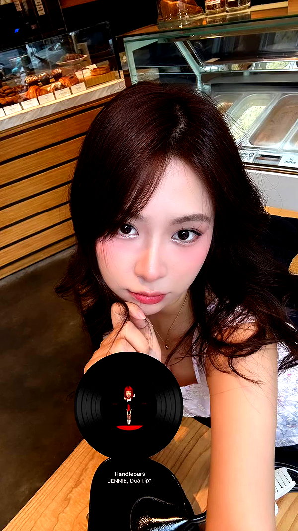 phuong.chi_ archive video preview