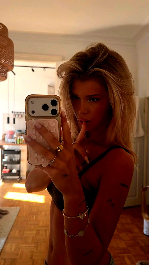 sophiecharlotth archive video preview