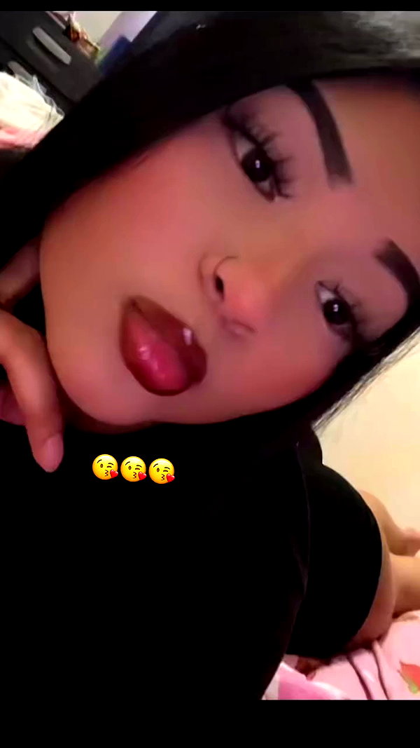 mishel_.gomez._18 archive video preview
