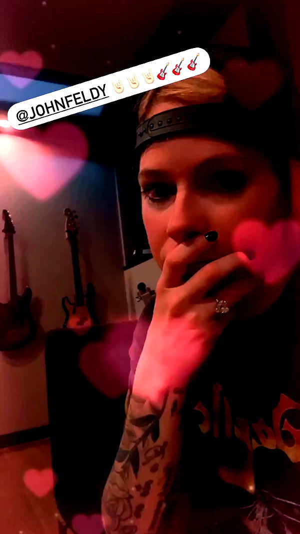 avrillavigne archive video preview