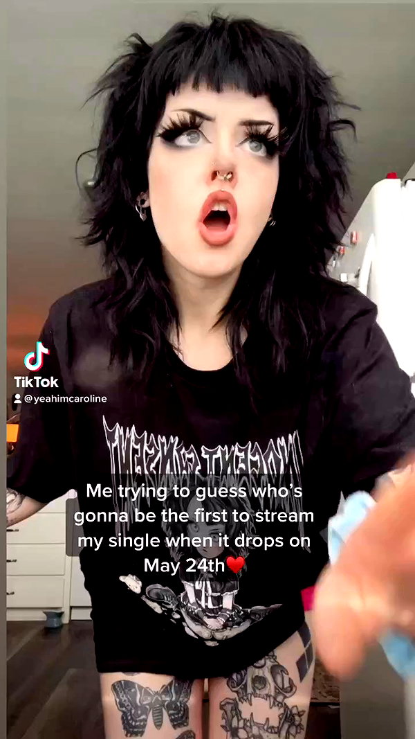 yeahimcaroline archive video preview