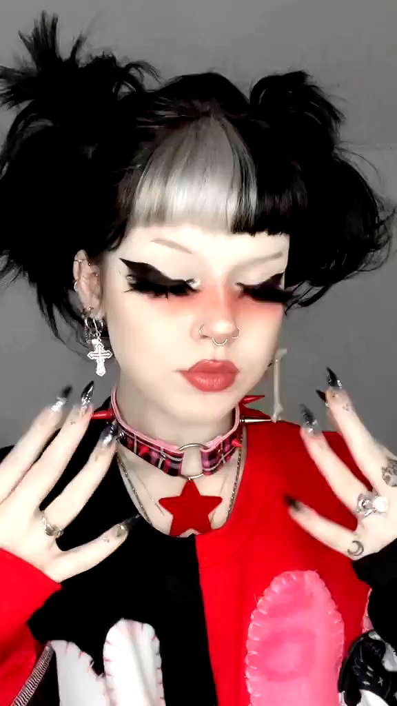 yeahimcaroline archive video preview