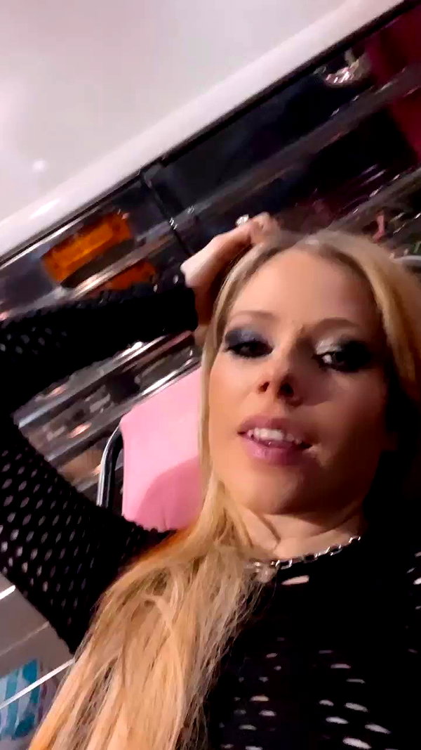 avrillavigne archive video preview