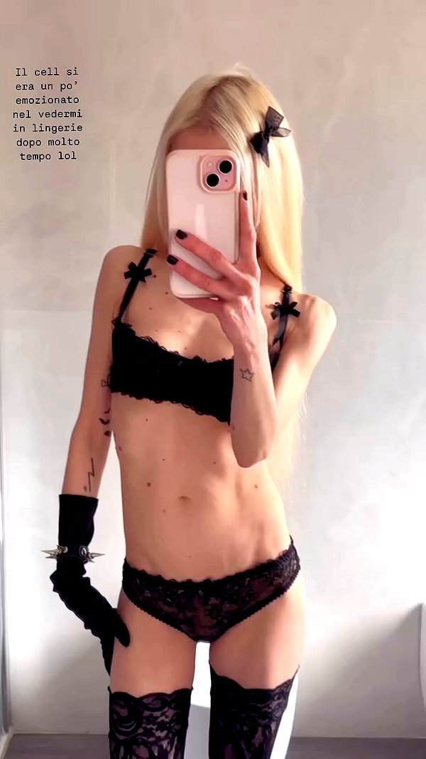 roxiechelon2 archive video preview