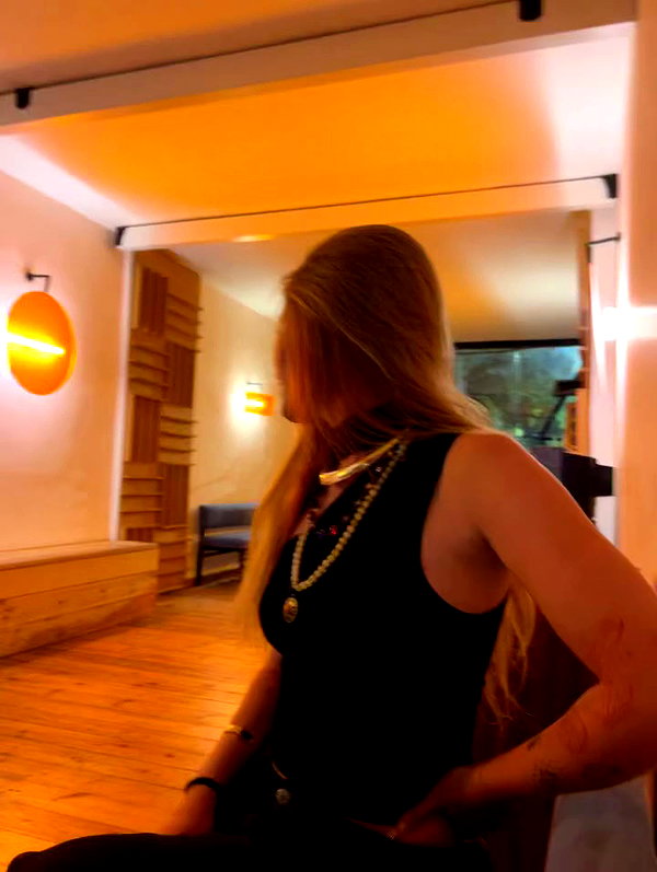 kristinoosh archive video preview