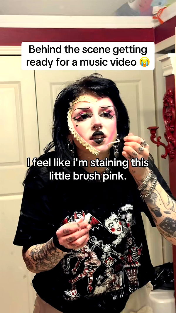 yeahimcaroline archive video preview