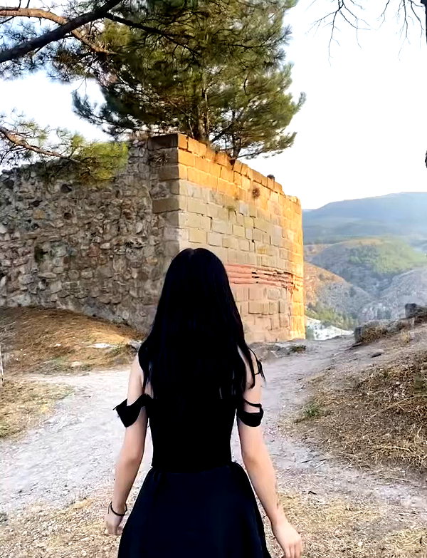 madamist_ archive video preview